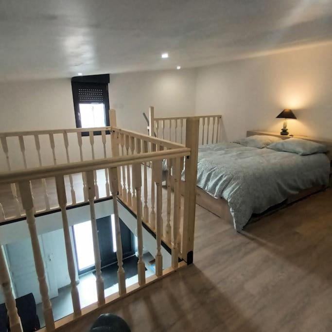 Loft Entier, Calme, Fibre Et Wifi Lägenhet Saint-Quentin  Exteriör bild