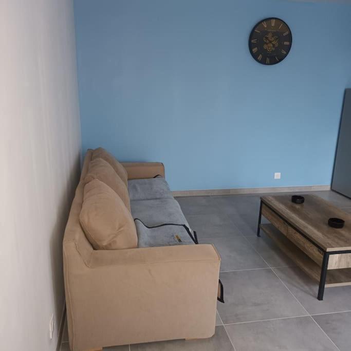 Loft Entier, Calme, Fibre Et Wifi Lägenhet Saint-Quentin  Exteriör bild