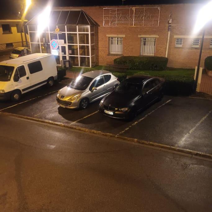 Loft Entier, Calme, Fibre Et Wifi Lägenhet Saint-Quentin  Exteriör bild